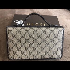 Gucci travel wallet